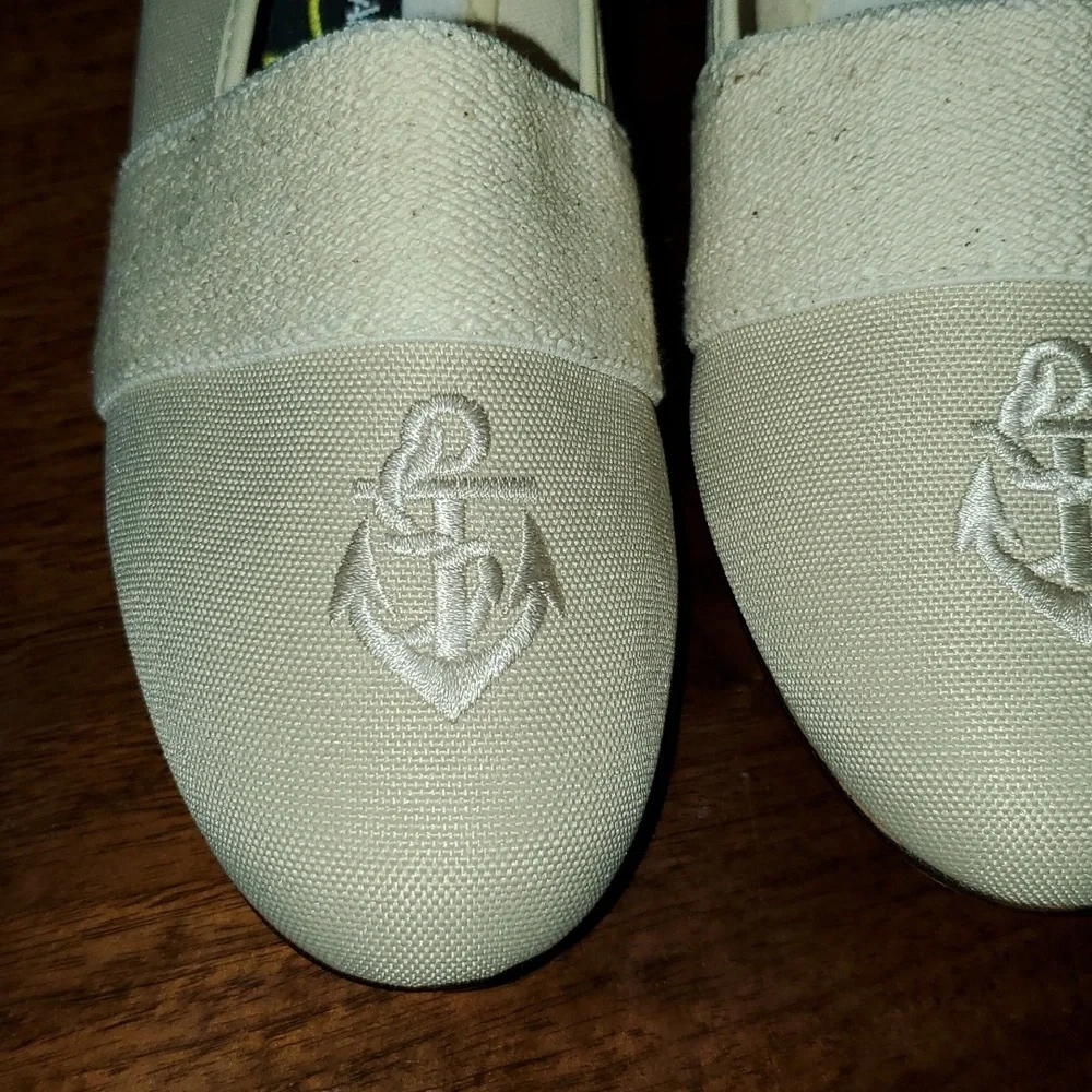 Clark's tan outdorables New Wedge anchor embroidered